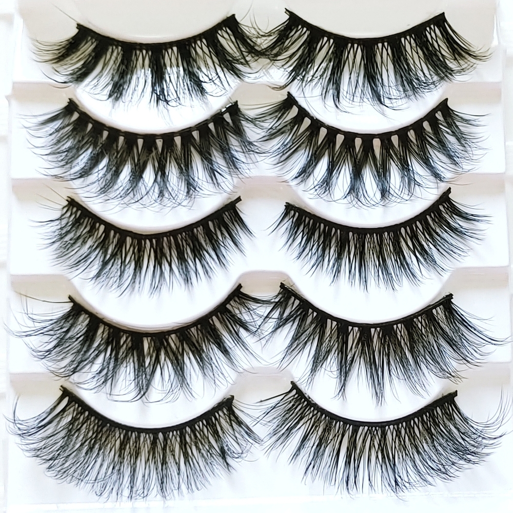 Lashes - Picture 3 of 4